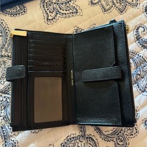MK wallet